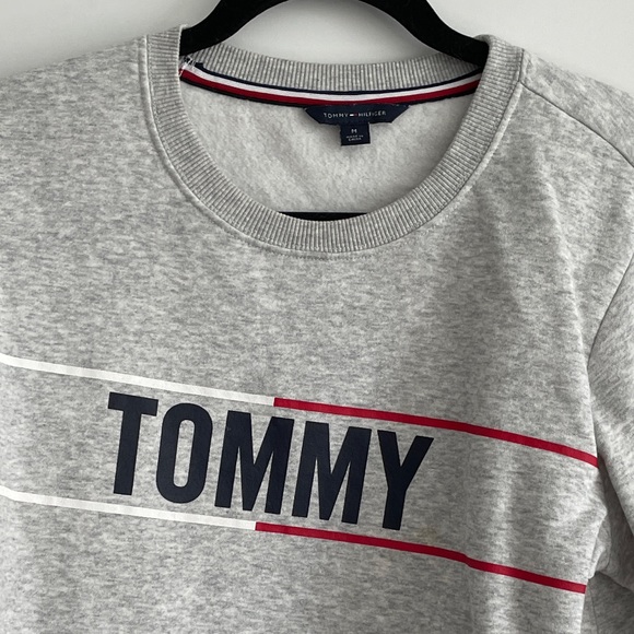 Tommy Hilfiger size medium sweatshirt. Worn a handful of times. Great condition! - Picture 2 of 2